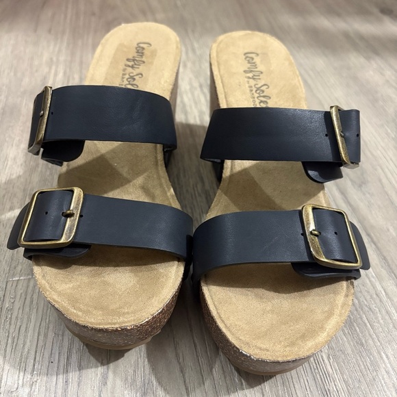Comfy Soles By Bamboo Black Platform Wedge Sandals Buckle Sz 9 NEW Coastal - Picture 2 of 7